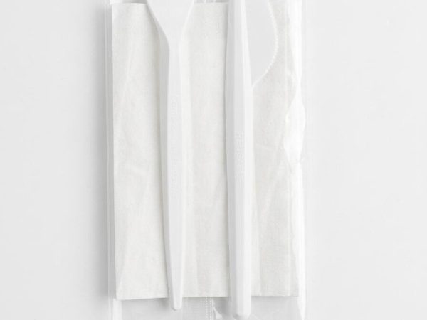 Set de tacamuri din plastic reutilizabile cu servetel, produs ROMKREIS